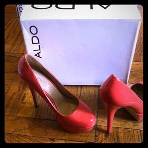 Aldo heels gently used comes with box